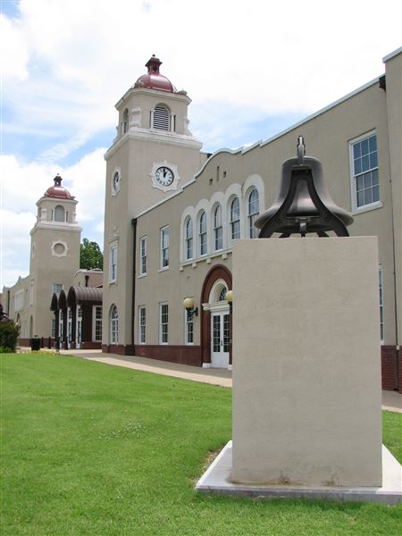 Ponca City - City Hall - Centennial Plaza (7/1/2021 - Credits: Rich Cantillon)