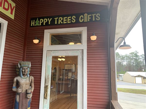 Grateful Head Pizza & Gift Shoppes (3/22/2022 - Credits: Charity O'Donnell)