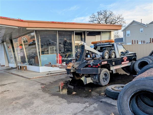 Triple R Wrecker Garage Auto - "Fred's Wrecker Service" (12/5/2025 - Credits: Stacy Cramer Moore, Shawnee Film & Music Office)