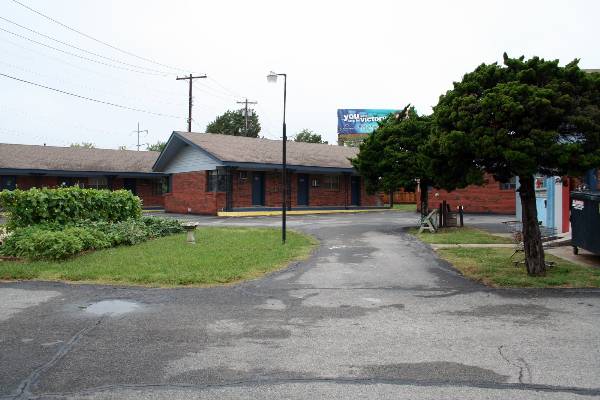 Carlyle Motel (2/3/2009)