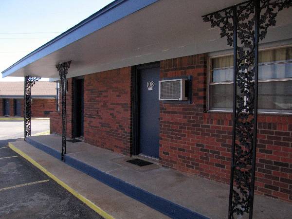 Carlyle Motel (2/3/2009)
