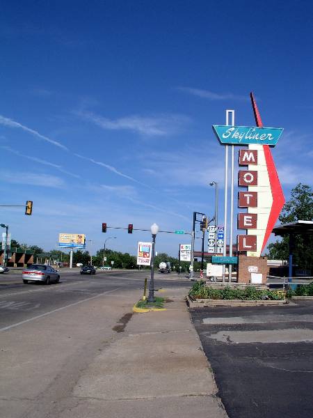 Skyliner Motel (2/9/2009)