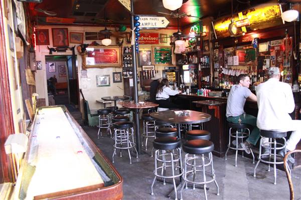 Arnies Bar - Location next to Midtown Adult Theatre. (11/10/2009 - Credits: Chuck Foxen)