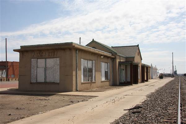 Ponca City Santa Fe Train Depot (4/24/2014 - Credits: Yousef Kazemi)