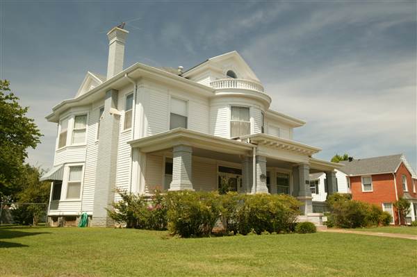Guthrie Wooden Homes (1/23/2015 - Credits: Ackerman McQueen - 2006)