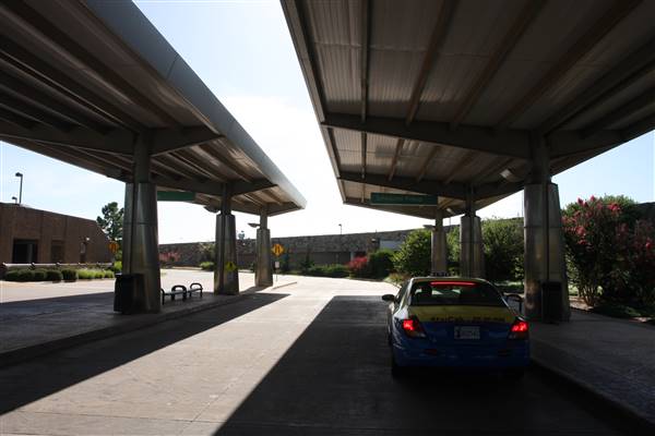 Will Rogers International Airport (7/15/2015 - Credits: Yousef Kazemi)