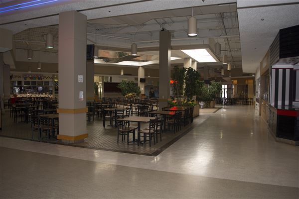 Oakwood Mall (11/28/2017 - Credits: Visit Enid (Rob Houston and Marcy Jarrett))