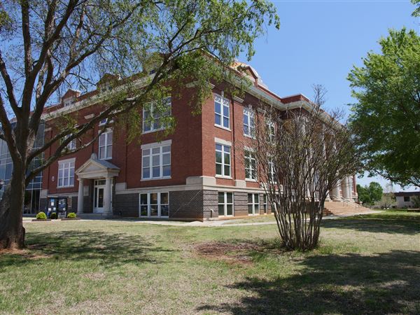 Lawton City Hall (Old High School) (4/24/2018 - Credits: Yousef Kazemi)