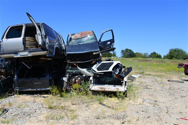R & D Salvage (9/27/2019 - Credits: Tyler Slawson)