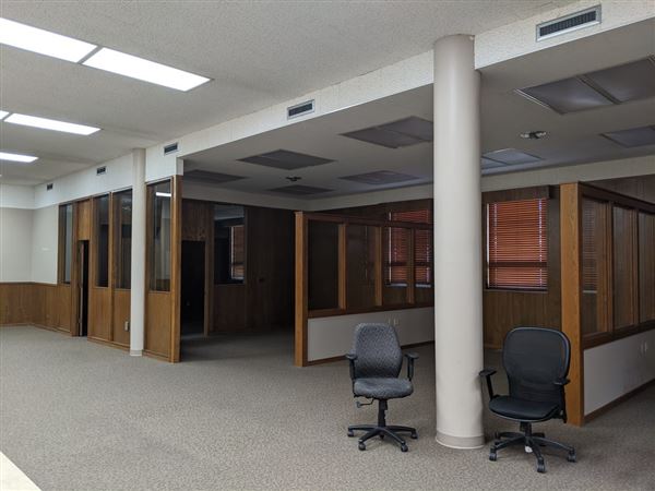 Vacant Bank (10/7/2020 - Credits: Stacy Cramer Moore / Shawnee Tourism)