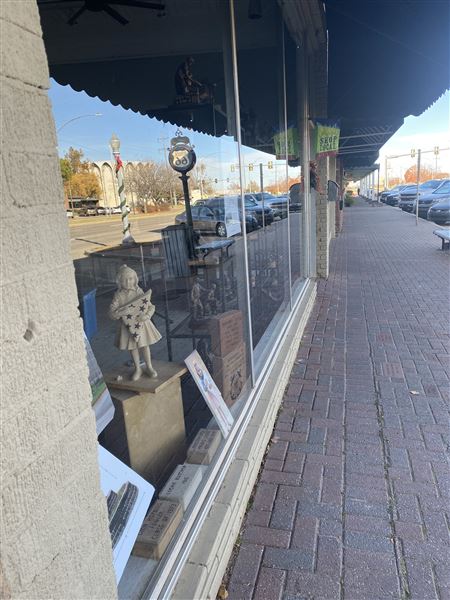Downtown Bethany (12/1/2021 - Credits: Amanda McCellon)