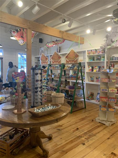 Grateful Head Pizza & Gift Shoppes (3/22/2022 - Credits: Charity O'Donnell)