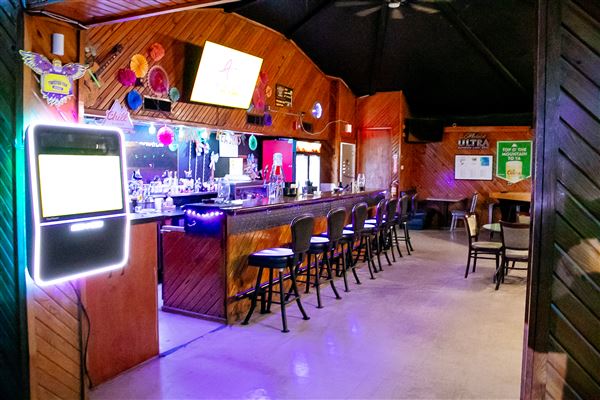La Donkey Bar (2/1/2025 - Credits: Dathan Smith)