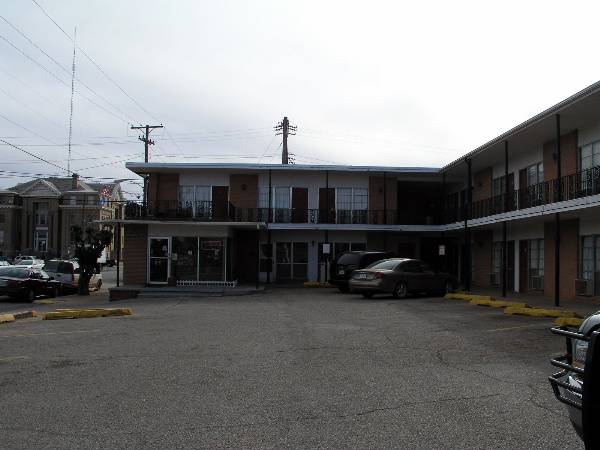 Townhouse Motel (2/11/2009)