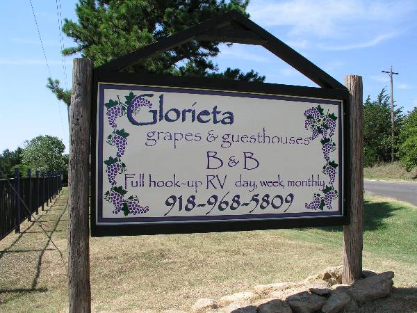 Glorietta Grapes and Guest Houses (6/5/2009)