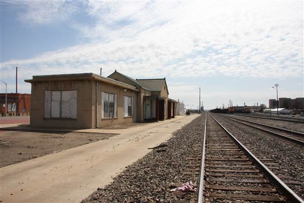Ponca City Santa Fe Train Depot (4/24/2014 - Credits: Yousef Kazemi)
