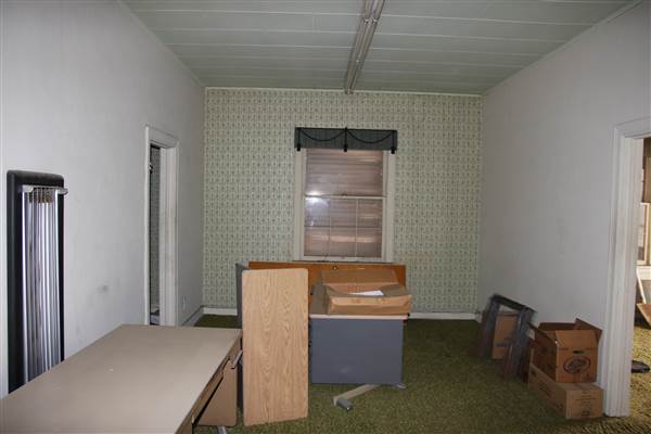 Vacant Offices - Woodward (12/10/2014 - Credits: Yousef Kazemi)