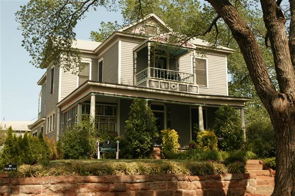 Guthrie Wooden Homes (1/23/2015 - Credits: Ackerman McQueen - 2006)