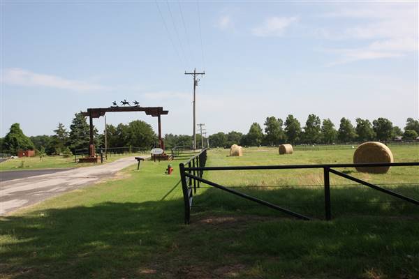 NFL Farms - Main Entrance to Farm/Property from Santa Fe Ave (7/2/2015 - Credits: Yousef Kazemi)