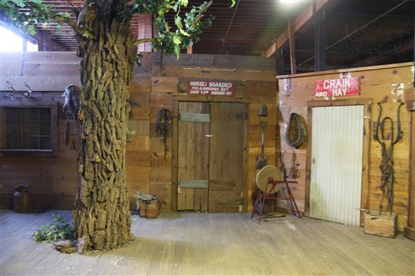 Simpson's Old Time Museum and Skeleton Creek Productions (11/28/2016 - Credits: Yousef Kazemi)