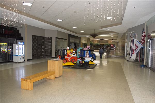 Oakwood Mall (11/28/2017 - Credits: Visit Enid (Rob Houston and Marcy Jarrett))