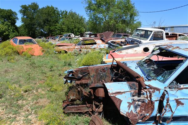 R & D Salvage (9/27/2019 - Credits: Tyler Slawson)