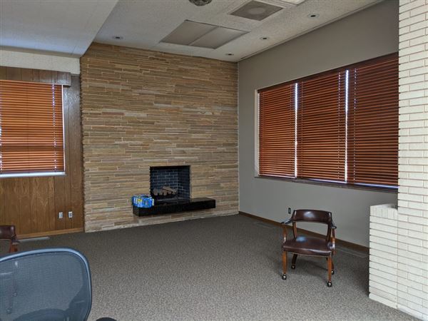 Vacant Bank (10/7/2020 - Credits: Stacy Cramer Moore / Shawnee Tourism)