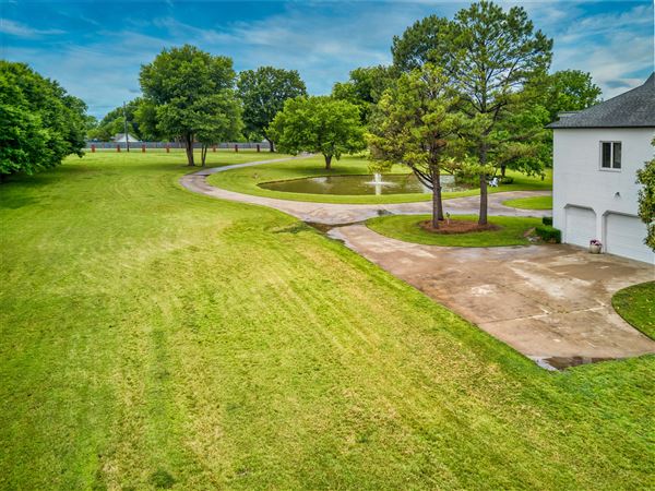 South Tulsa - Broken Arrow Mansion (5/19/2021 - Credits: Kemp Aerial Imagery, LLC)