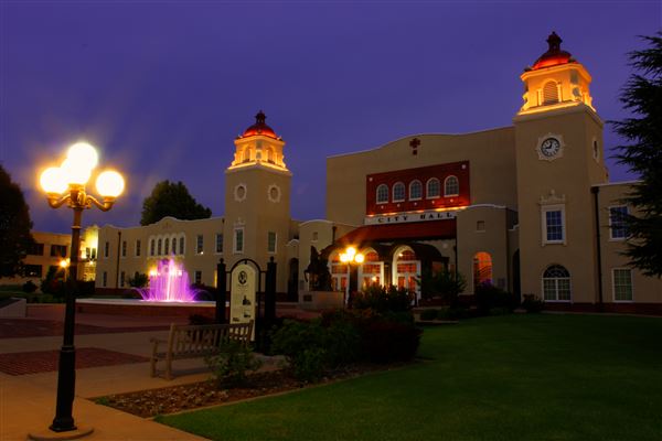Ponca City - City Hall - Centennial Plaza (7/1/2021 - Credits: Rich Cantillon)