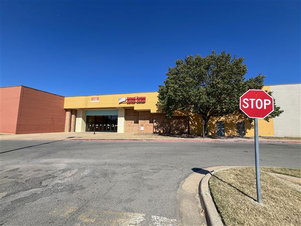Arrowhead Mall (10/21/2024 - Credits: Bryce Marshall)