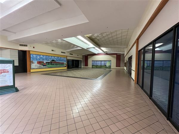 Arrowhead Mall (10/21/2024 - Credits: Bryce Marshall)