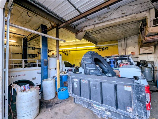 Triple R Wrecker Garage Auto - "Fred's Wrecker Service" (12/5/2025 - Credits: Stacy Cramer Moore, Shawnee Film & Music Office)