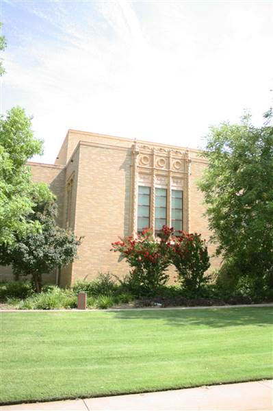 Ponca City Library (7/29/2013 - Credits: Lori Henderson)