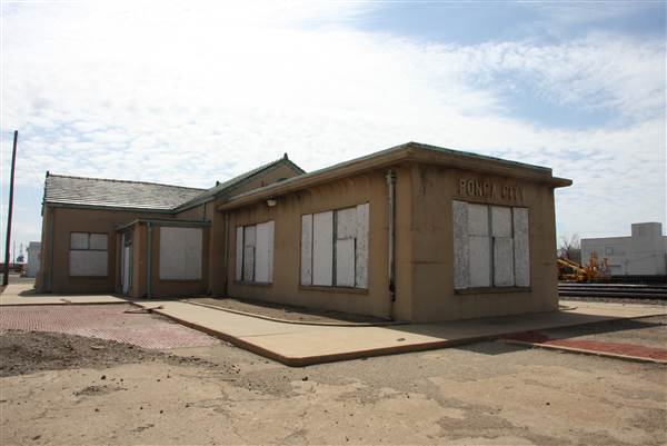 Ponca City Santa Fe Train Depot (4/24/2014 - Credits: Yousef Kazemi)