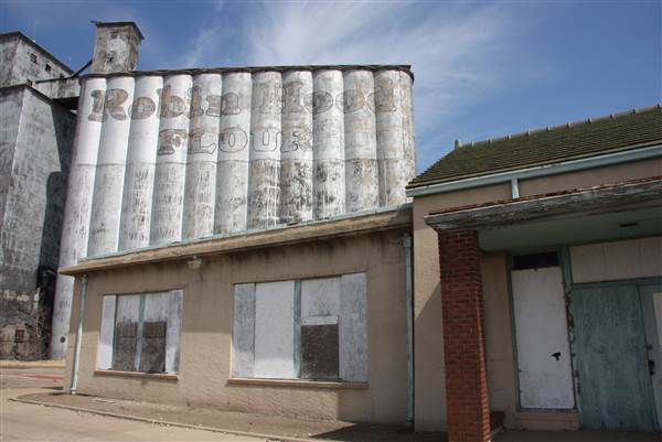 Ponca City Santa Fe Train Depot (4/24/2014 - Credits: Yousef Kazemi)