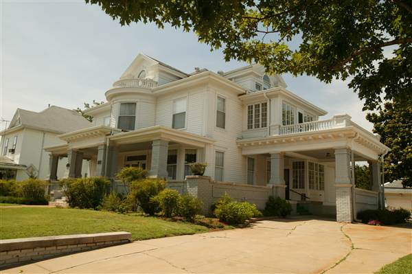 Guthrie Wooden Homes (1/23/2015 - Credits: Ackerman McQueen - 2006)