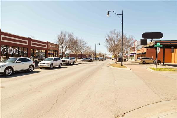 Plaza District (3/12/2015 - Credits: Layne Inselman)