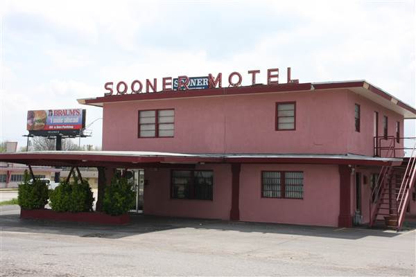 Sooner Motel (4/2/2015 - Credits: Yousef Kazemi)