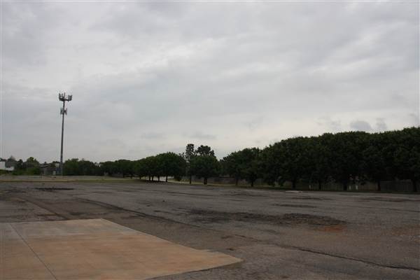Woodlake Complex (4/24/2015 - Credits: Yousef Kazemi)