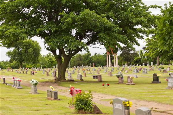 Summit View Cemetery (6/2/2015 - Credits: Layne Inselman)