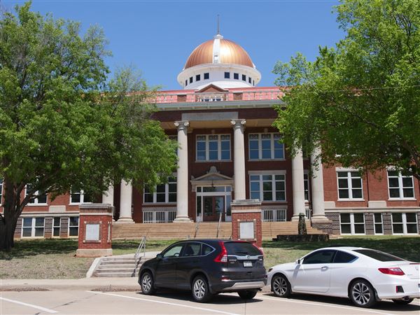 Lawton City Hall (Old High School) (4/24/2018 - Credits: Yousef Kazemi)