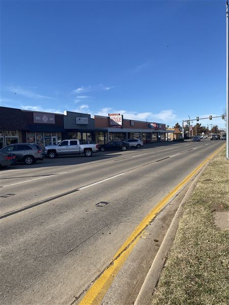 Downtown Bethany (12/1/2021 - Credits: Amanda McCellon)