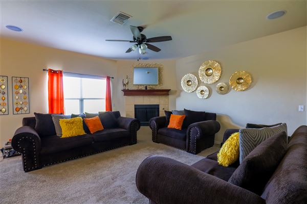 Stylish Designer Ranch Near Downtown With Ample Space for Flexibility (6/21/2022)