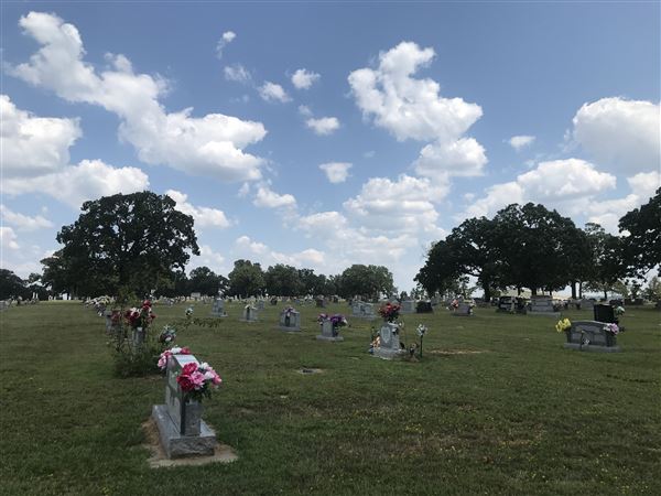 Oak Park Cemetery (8/5/2024 - Credits: Natalie Nell)